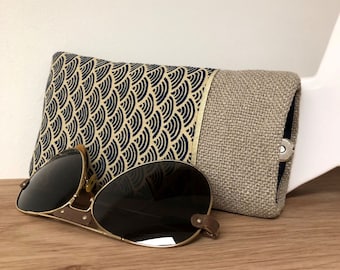 Zacht linnen brillenkoker, beige en marineblauwe Japanse Seigaiha stof / Fleece hoes, aanpasbaar / gepersonaliseerd telefoonhoesje