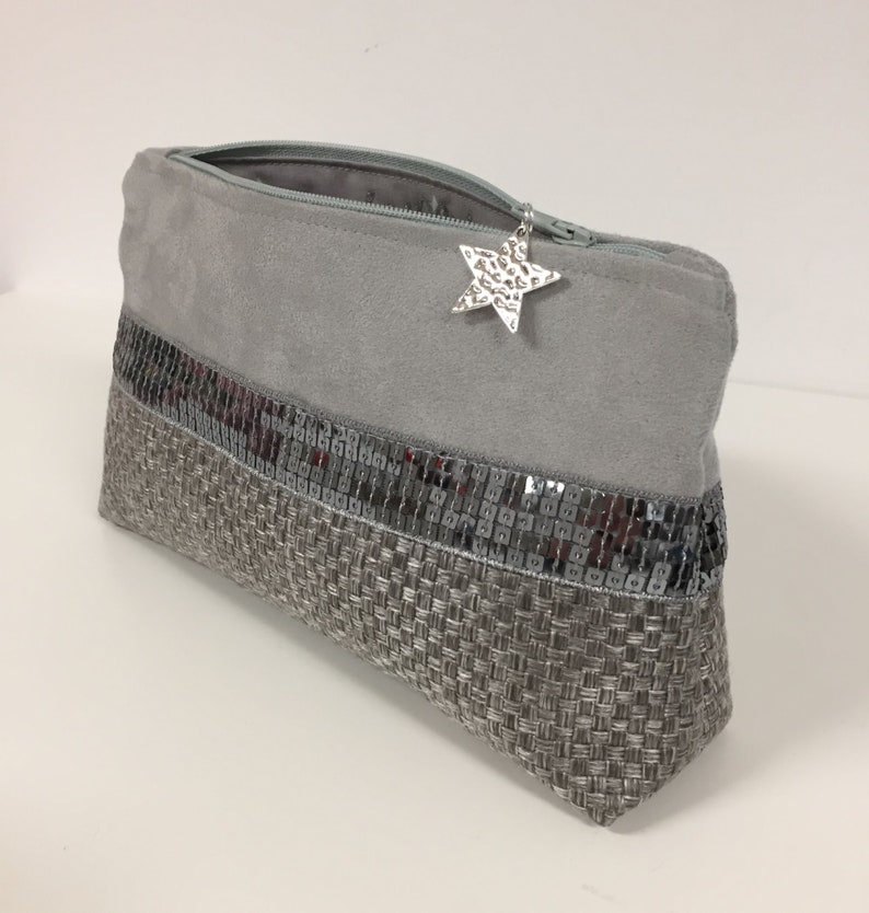 Pochette gris clair à paillettes argentées / Trousse maquillage en lin et suédine / Petite pochette fourre-tout, personnalisable image 5