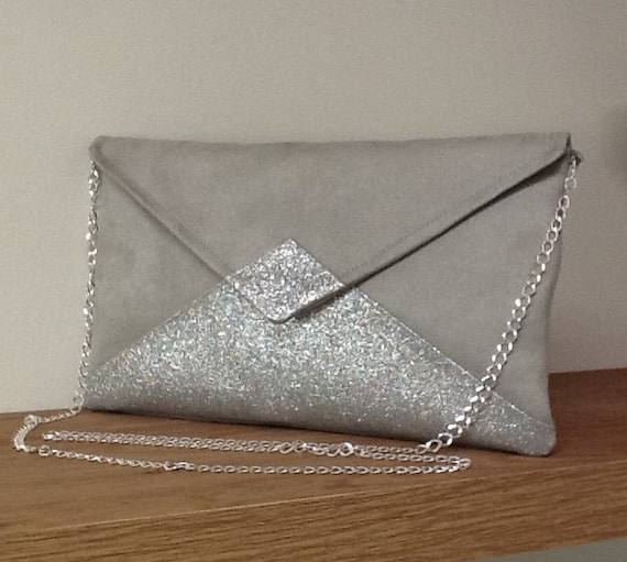 Pochette mariage suédine gris perle paillettes argentées / 