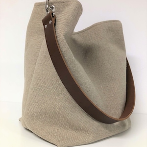 Beige linen hobo bag, removable leather handle / Women's bucket bag, sportswear style / Canvas tote bag, leather handle