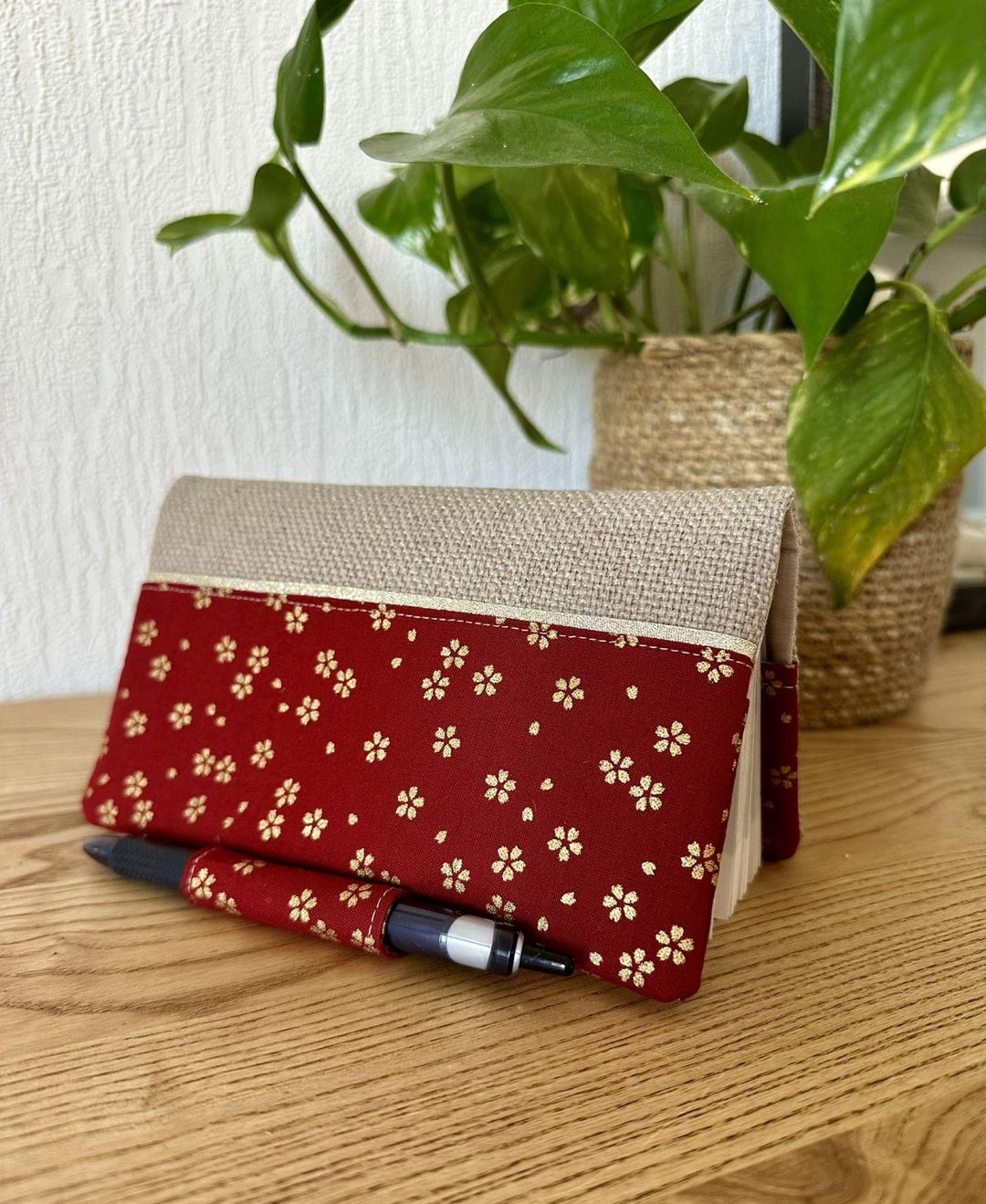 Checkbook and Pen Holder in Linen and Japanese Sakura Fabric, Gold-red ...