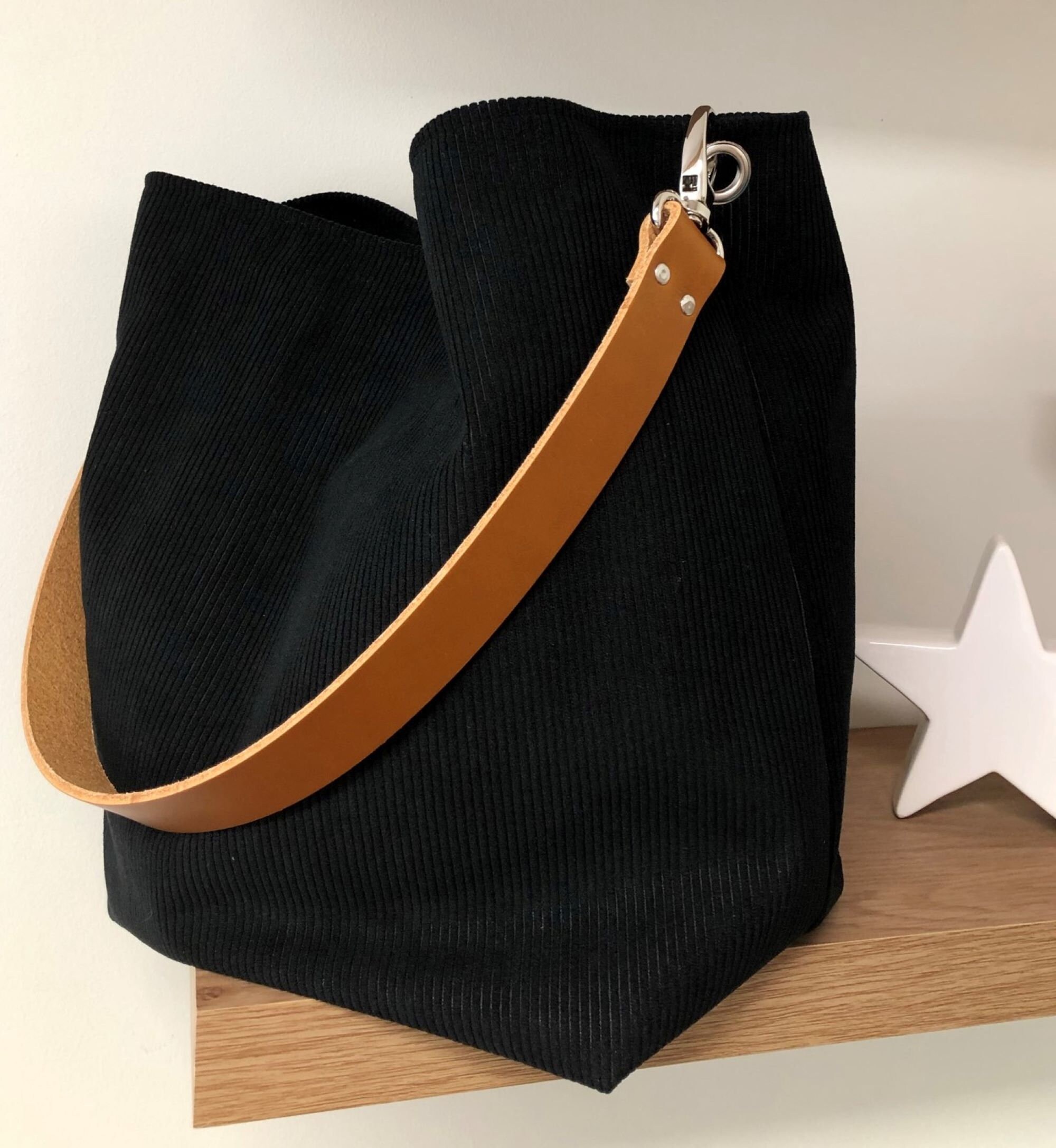 Black Hobo Bag, Removable Firm Leather Handle / Black