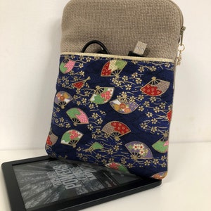 Pochette liseuse Kobo, lin et tissu japonais éventails / Etui zippé liseuse sur mesure / Housse Kindle Avec poche chargeur, personnalisable