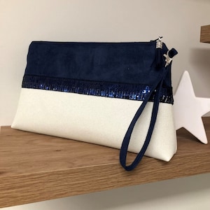 Pochette mariage bleu marine, blanc à paillettes et dragonne / Sac à main zippé, bi matière, personnalisable, suédine, simili cuir image 1