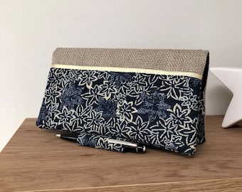 Porte chéquier et stylo, lin et tissu japonais traditionnel / Etui chéquier bleu marine, écru, doré / Housse chéquier personnalisable