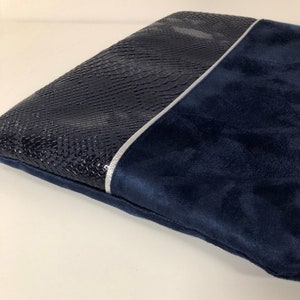 Navy blue and silver airy MacBook pouch / Customized computer case in suede and reptil leatherette / MacBook carrying case, customizable 11 pouces