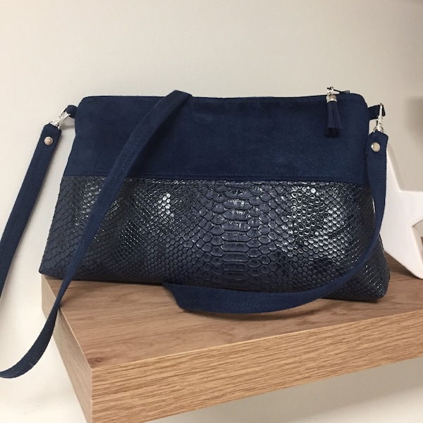 Sac bandoulière femme bleu marine / Pochette mariage suédine, simili cuir reptile / Sac à main zippé porté épaule bleu, personnalisable