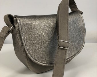 Taupe shoulder bag, suedette, iridescent vegetable leather / Grey beige shoulder bag, adjustable shoulder strap, / Small woman's bag