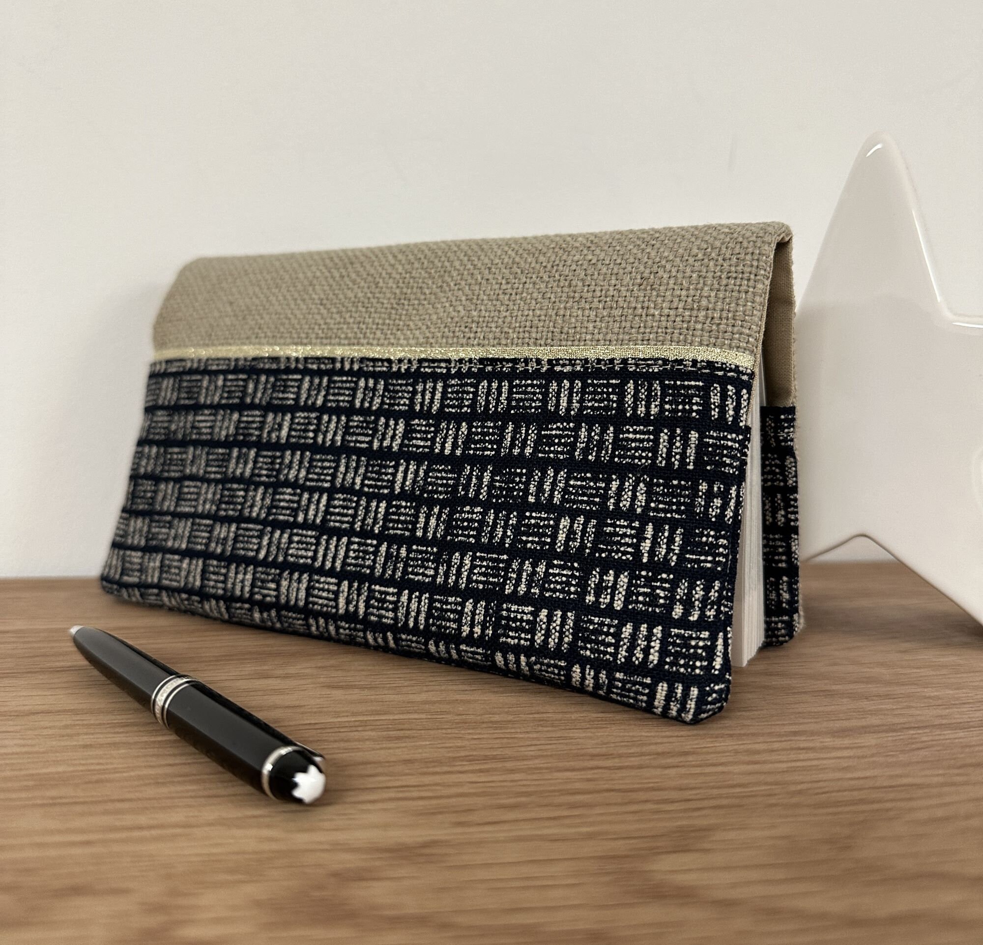 Women's checkbook holder in Japanese fabric and linen / High heel checkbook case, beige, midnight blue, gold / Customizable checkbook cover