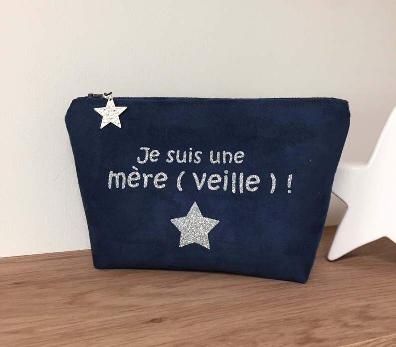 Trousse maquillage bleu marine et argentée, avec étoile / Pochette femme suédine et paillettes à personnaliser / Message personnalisable image 1