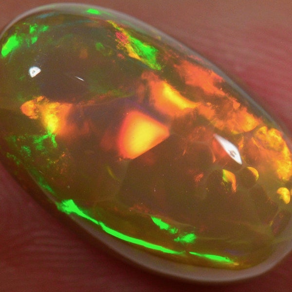 5 cwt  Untreated Earth Mined Dark Based Opal . Independent Master Valuer Appraisal: 950 US.