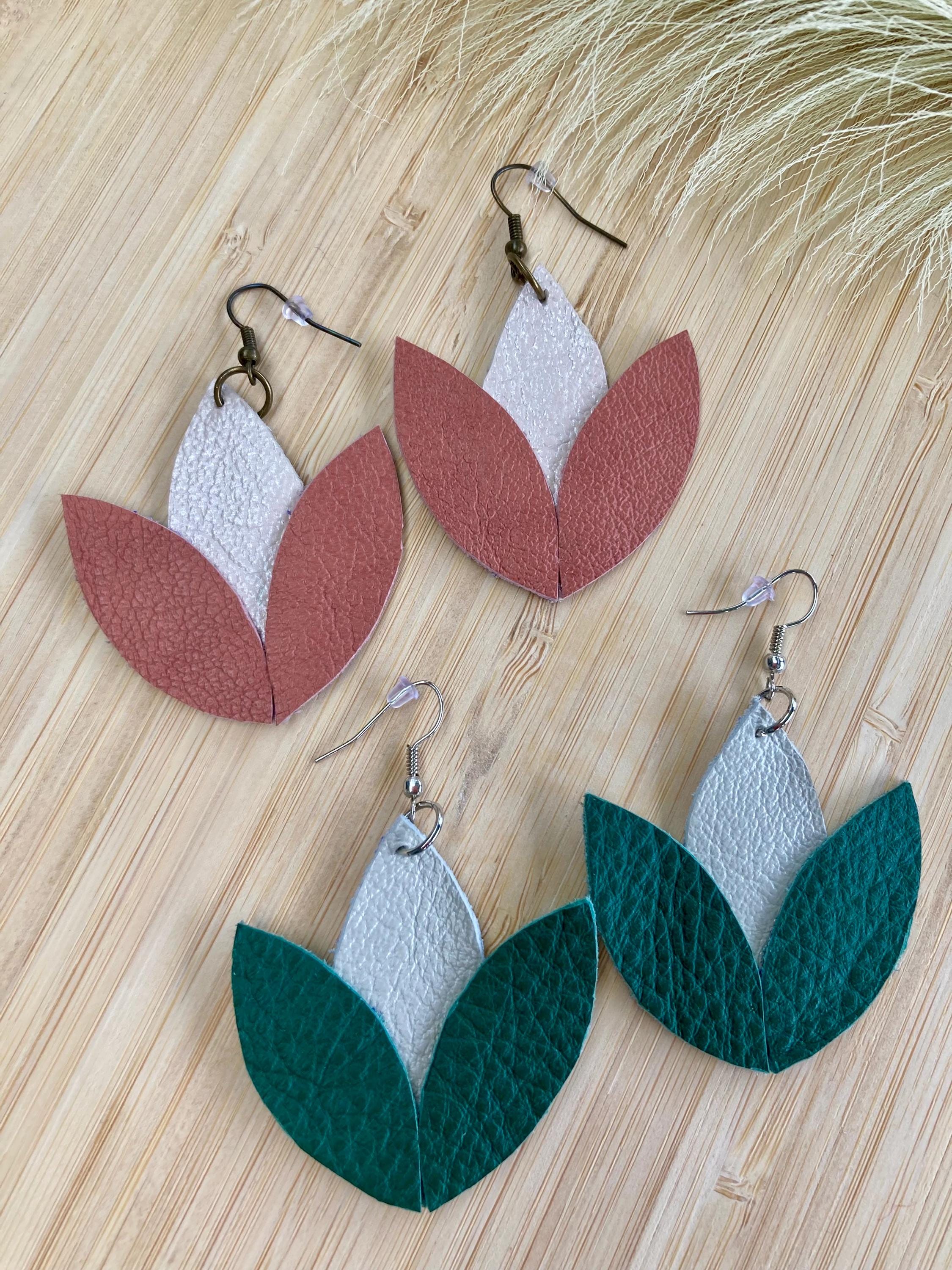 Boucles D'Oreilles Pendantes En Cuir - Motif Corgi Et Cœur - Crochet Argenté - Léger Et Élégant - Cadeau Pour Femme - 10