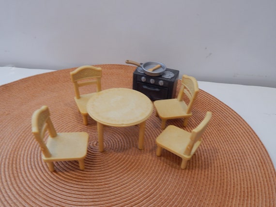 calico critters picnic table