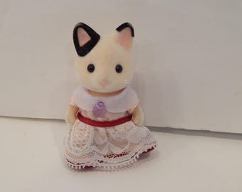 Calico Critters Tuxedo Cat Girl's Party Time Playset, Dollhouse Playset with Fig Incomplete Tuxedo Cat Only