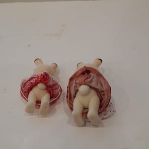 Vintage Calico Critters Sylvanian Hopscotch Rabbit Family Lot of 2 Mom and Daughter Renewed 4/16/26 immagine 2