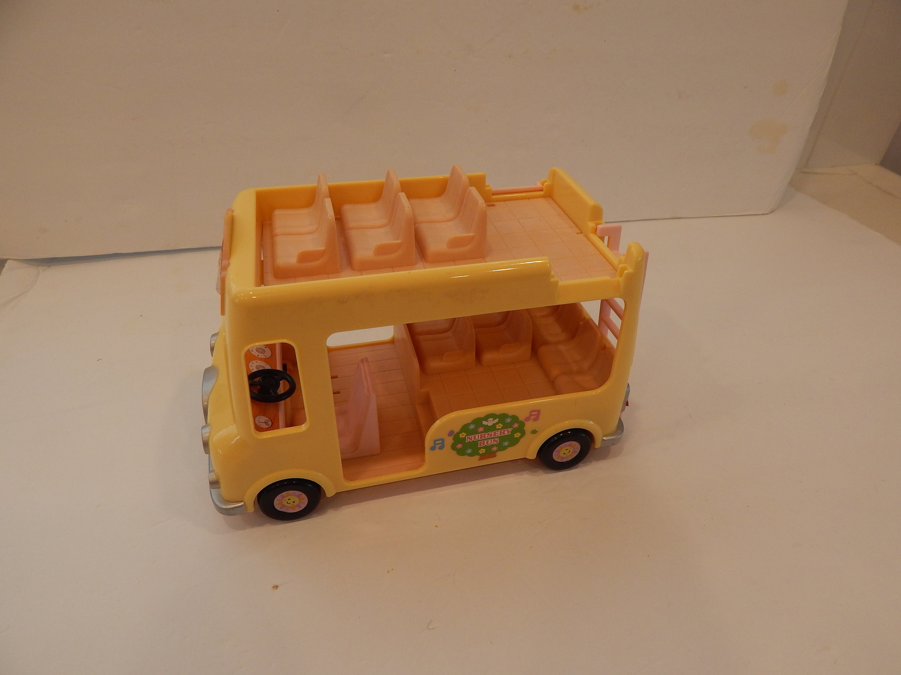 Sylvanian hotsell nursery bus