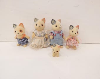 Vintage Sylvanian Families Whisker Spotted Cat Family Lot of 5 Dad Mom Sis, Bro and Baby Crawling RARE retired Calico Critters