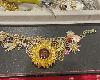 CHARM BRACELETS ~ Pick a Theme ~ Drangonfly, Hearts, Leaves, Bees,  Keys, Stars, Nautical, Sunflowers, Rolo Chain, Made in the USA