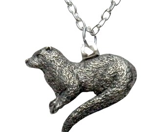 Wildlife river otter necklace (726)