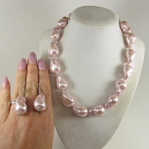 Shell pink peach pearl necklace, pink statement pearl necklace, chunky pink baroque pearl jewelry, peach pink  shell baroque pearl necklace