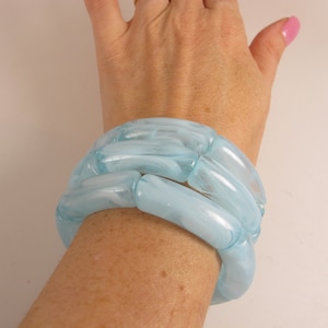 Chunky light turquoise stretch bracelet, blue bracelet, stretch powder blue bracelet, beaded bracelet, modern blue bracelet, pouder blue
