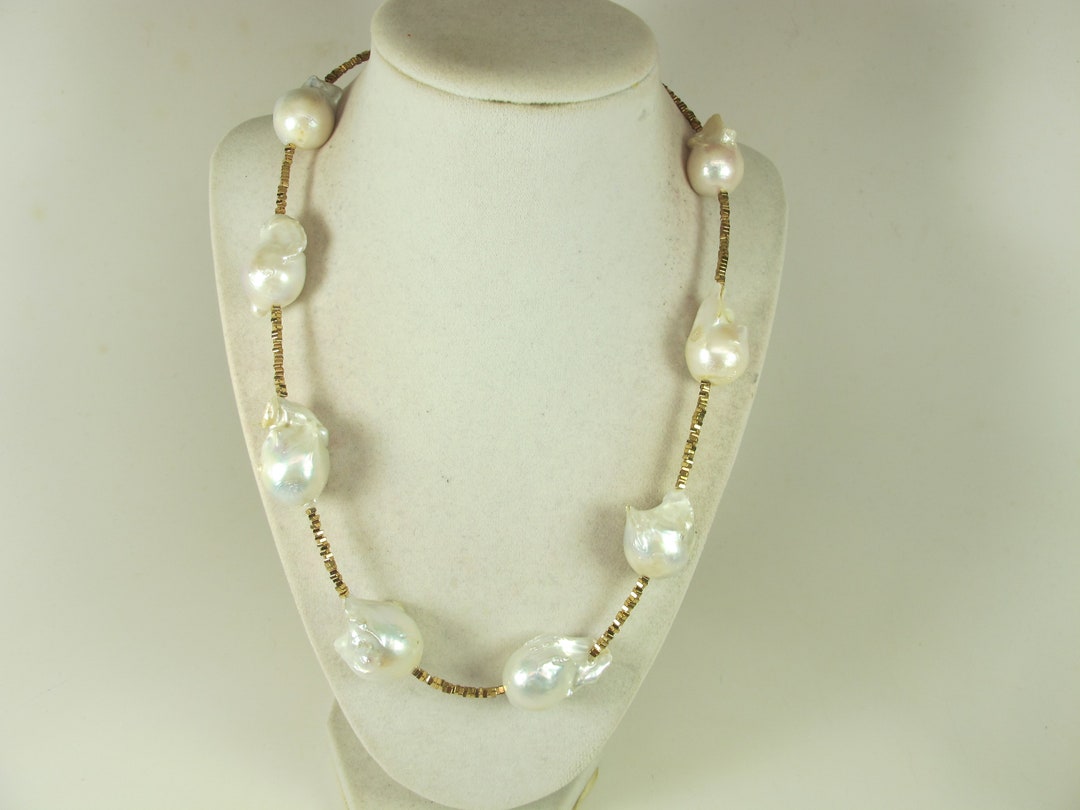 Brilliant Baroque Pearl Pendant Necklace in White
