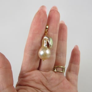 Echter großer Barockanhänger, Barockperlenkette, goldene riesige Barockperlenkette, großer Goldbarockperlenanhänger, Geschenk für sie