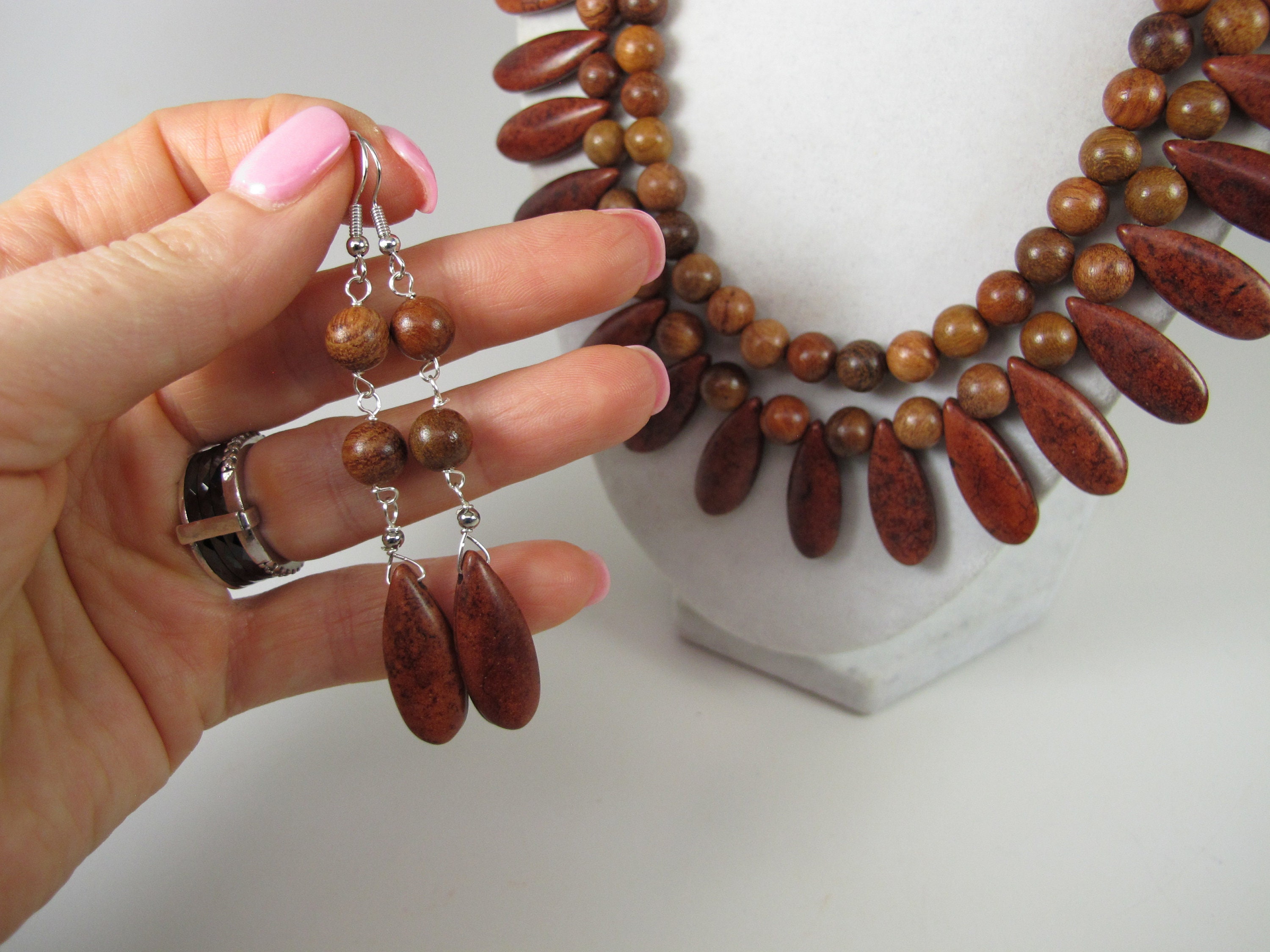 ブラウンアゲートウッドステートメントネックレス、マルチストランド