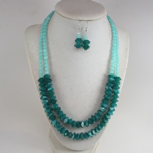 Chunky emerald green and mint necklace, multi strand statement mint turquoise necklace, mint necklace, turquoise jewelry, beaded turquoise