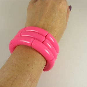 Chunky fuchsia hot pink stretch bracelets, hot pink bracelet set , carousel pink stretch bracelet, berry pink pink beaded bracelet
