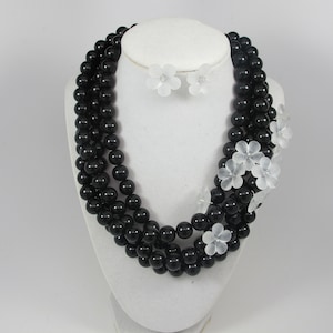 Black and white statement Bead Necklace,Chunky clear black Beaded black Statement Necklace MultiStrand in black, Angela Caputi style jewelry