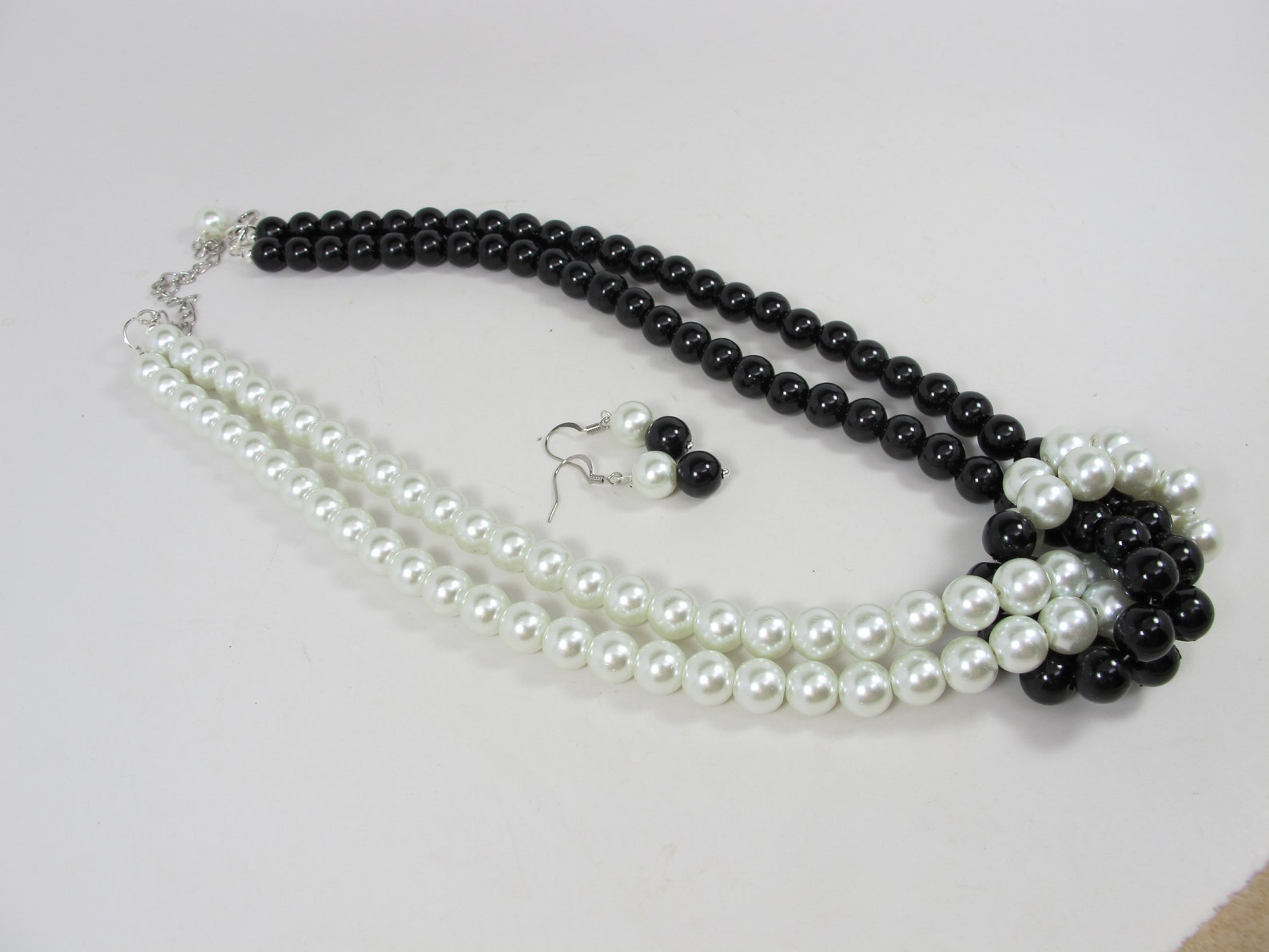 Black and White Pearl Necklace Statement Necklace White Etsy