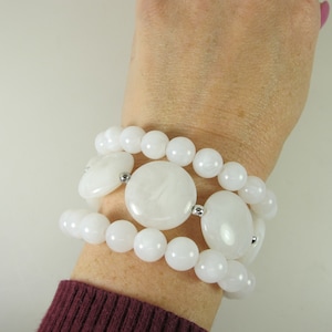 Snow white  stretch bracelet, white geometric bracelet, white stretch bracelet, white beaded bracelet