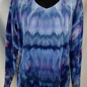 Ice Tie Dye Women&#39;s Long Sleeve T-shirt Blue Purple V-neck Unique Very Pretty