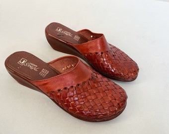 woven clogs