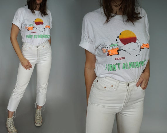 80s white t shirt and jeans