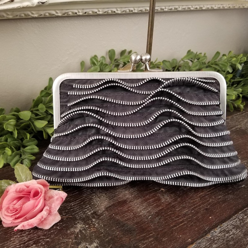 Woven Texture Kisslock Clutch Evening Bag main image 1