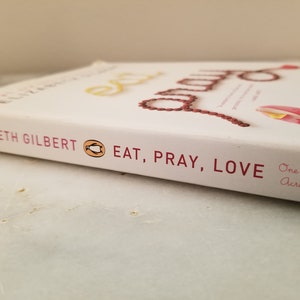 Eat Pray Love by Elizabeth Gilbert Soft Cover Book image 3