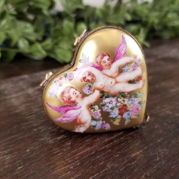 Boîte à bijoux en forme de coeur peinte à la main en or Limoges vintage avec chérubins édition limitée avec certificat d'authenticité