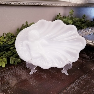 Vintage White Scalloped Milk Glass Cherub Soap or Trinket Dish