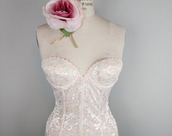Vintage jaren 1960 mooie crèmekleurige bloemen kant strapless bustier met lage rug baleinen 34B