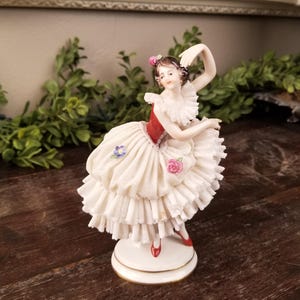 Antique Dresden Aelteste Volkstedter Lace Ballerina Dancer with Flowers 5 1/2&quot; Tall