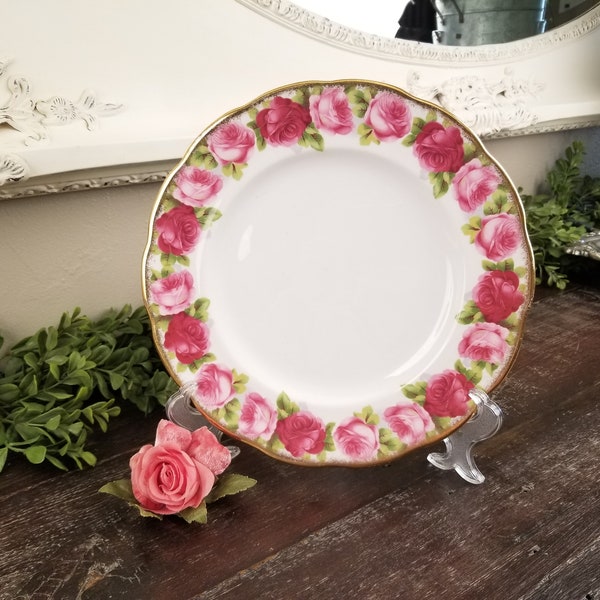 Royal Albert Old English Roses 10 3/8" Dinner Plate * Fine Bone China Made in England