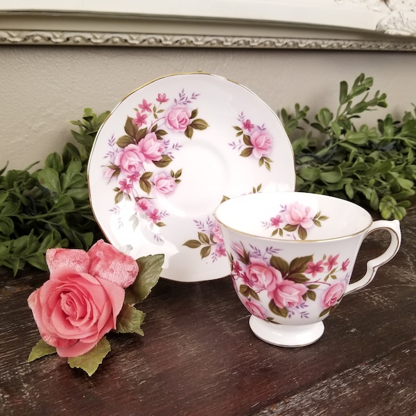 Tasse à thé et soucoupe Queen Anne Pink Roses Pattern 8575 Bone China Made in England