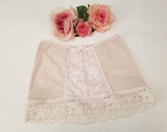 Vintage 1960 Feminine blass Rosa Spitze Strumpfhalter Rock * Unten Gürtel