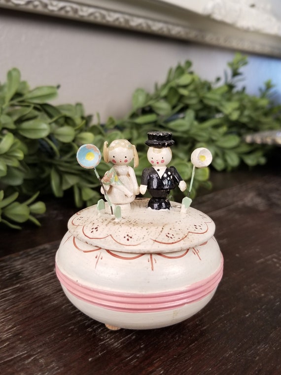 Antique 1920's Keepsake Wedding Couple on Hand Pa… - image 1