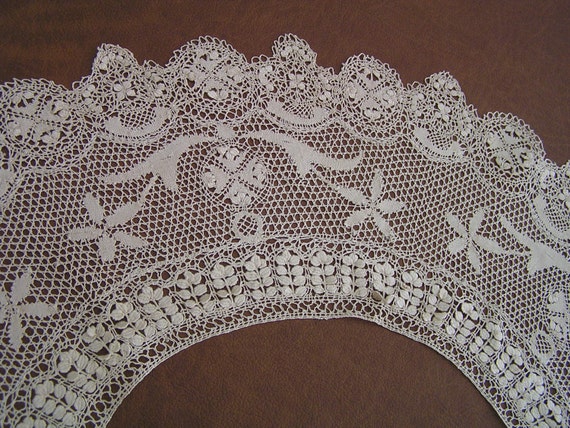 Superb Antique Maltese cream silk lace flounce/co… - image 2