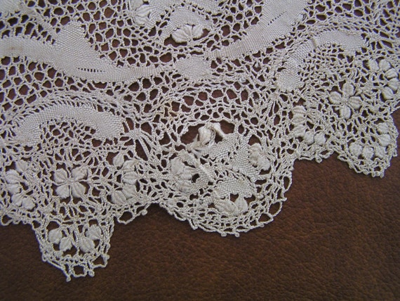Superb Antique Maltese cream silk lace flounce/co… - image 4