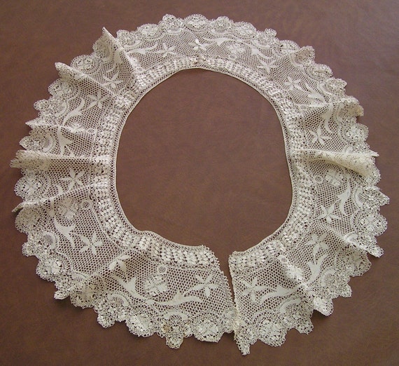 Superb Antique Maltese cream silk lace flounce/co… - image 1