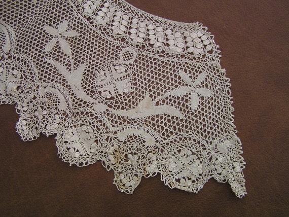 Superb Antique Maltese cream silk lace flounce/co… - image 3